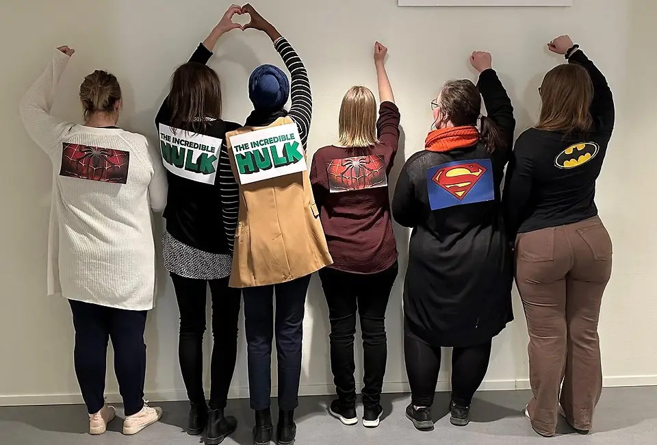 Superhjältar är ute på uttryckning